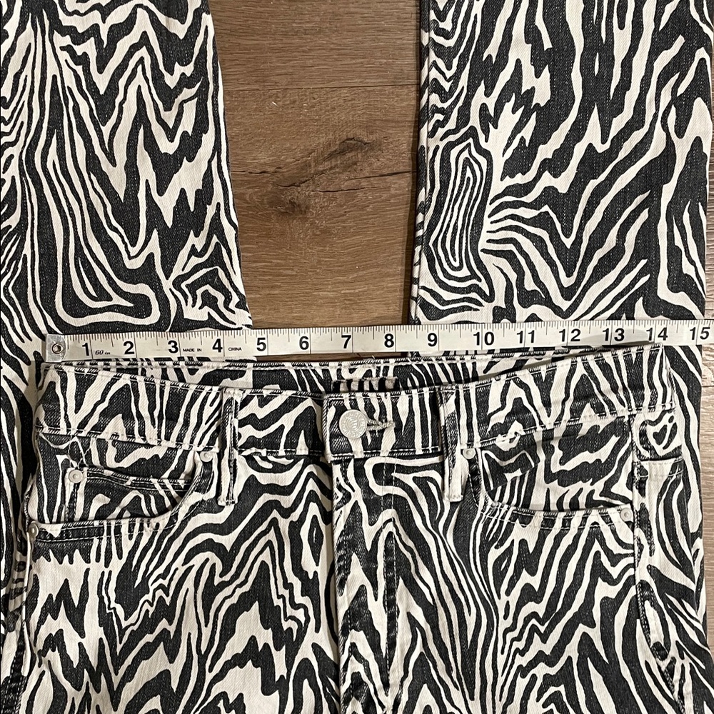 MOTHER High Waisted Rascal Ankle Frey in 'Hoofin It' White and Black Pattern - Picture 13 of 16
